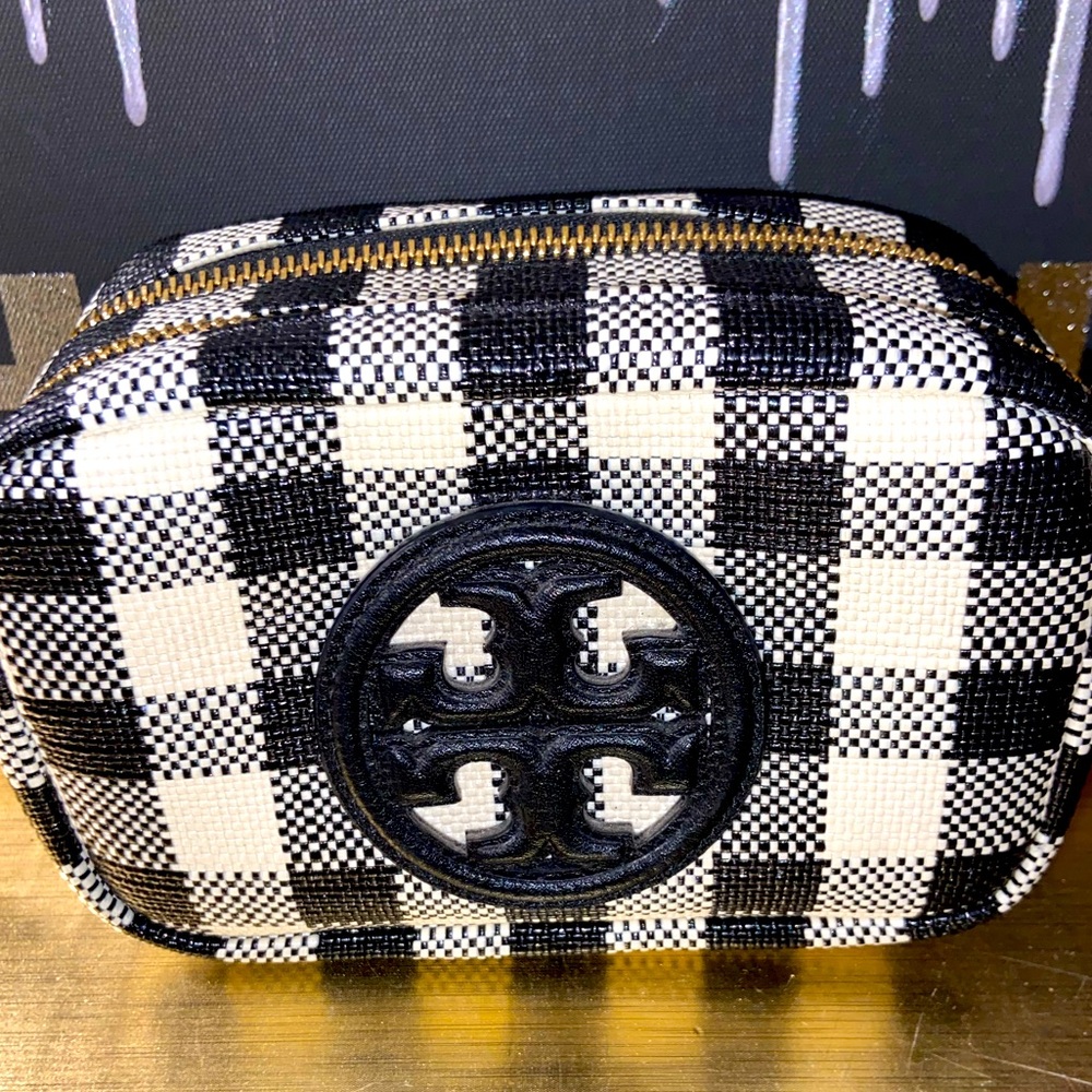 BRAND NEW TORY BURCH IN BAG!